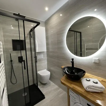 Moderne Pres De La & Monaco, Parking