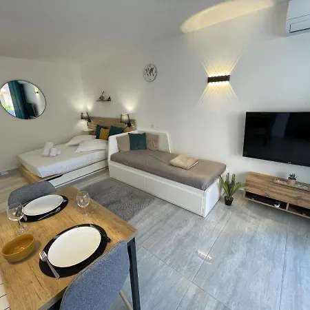 Chaleureux Studio, 200m De La Plage, Parking, Wifi Apartment *