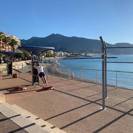 Chaleureux Studio, 200m De La Plage, Parking, Wifi Roquebrune-Cap-Martin
